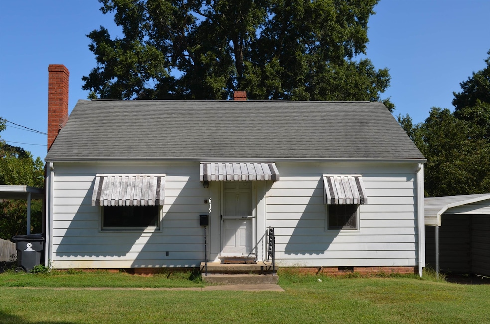 615 Red Oak Dr, Siler City, NC 27344 - photo 1