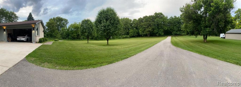 Garage, Driveway and Front Yard