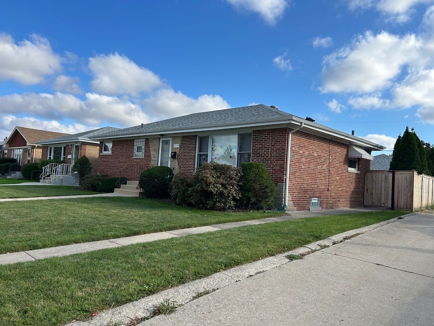 8229 W Giddings St, Norridge, IL 60706 - photo 1