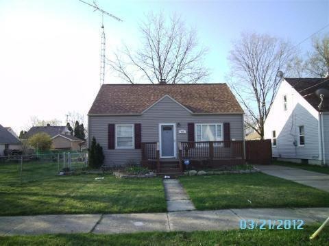 633 Waldman Ave, Flint, MI 48507 - photo 1
