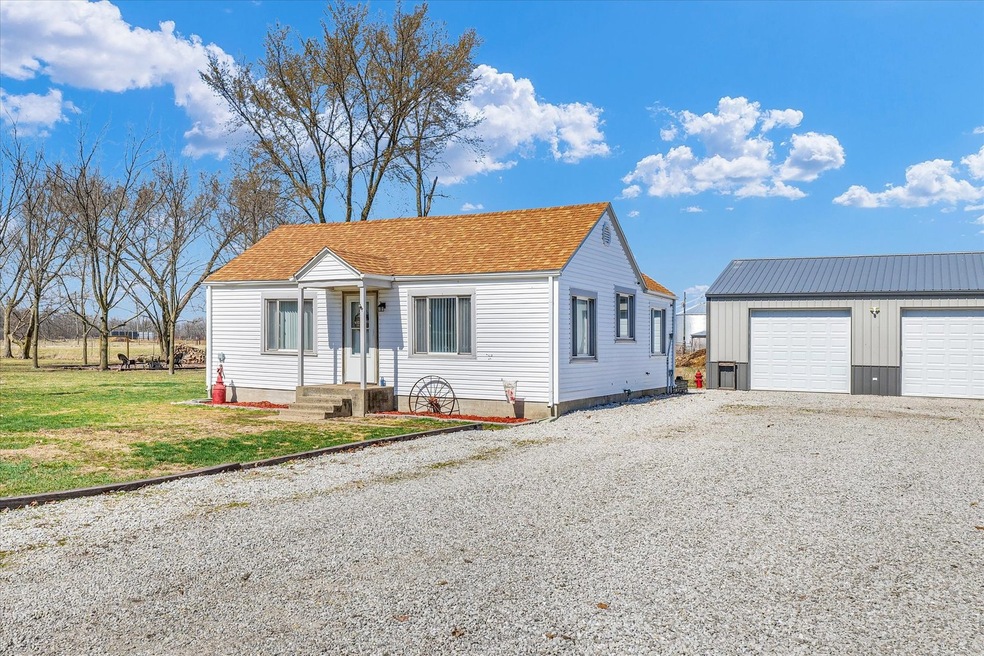 610 E County Road 1300 N, Tuscola, IL 61953 - photo 1