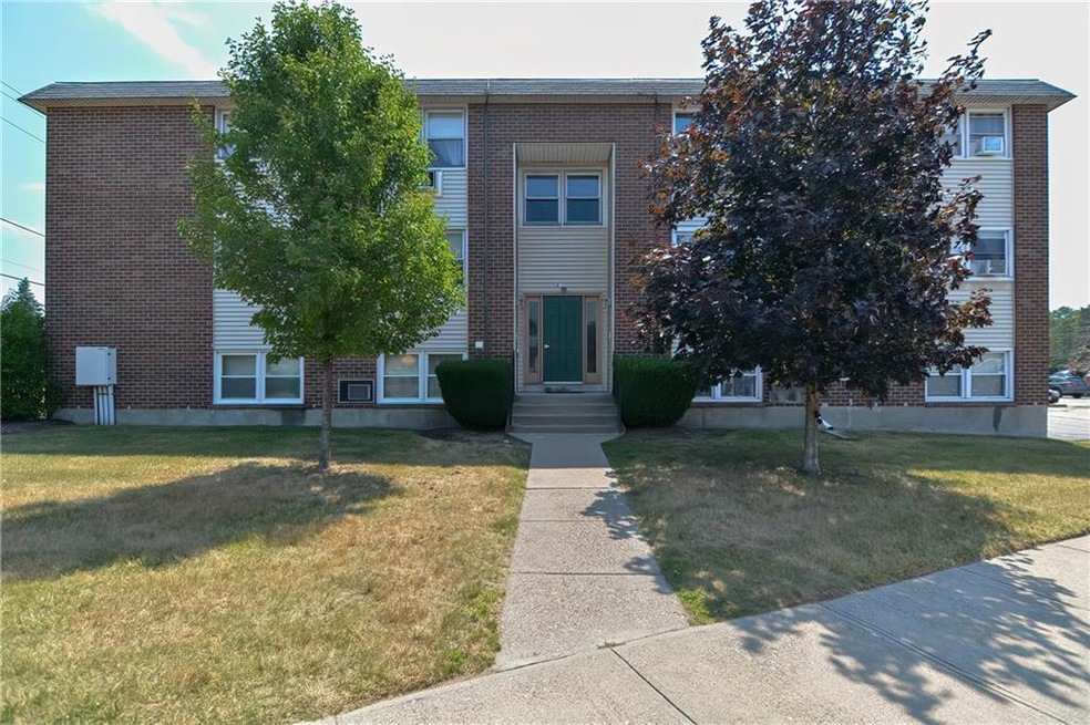 11 Woodbine St unit 2, Pawtucket, RI 02860 - photo 1