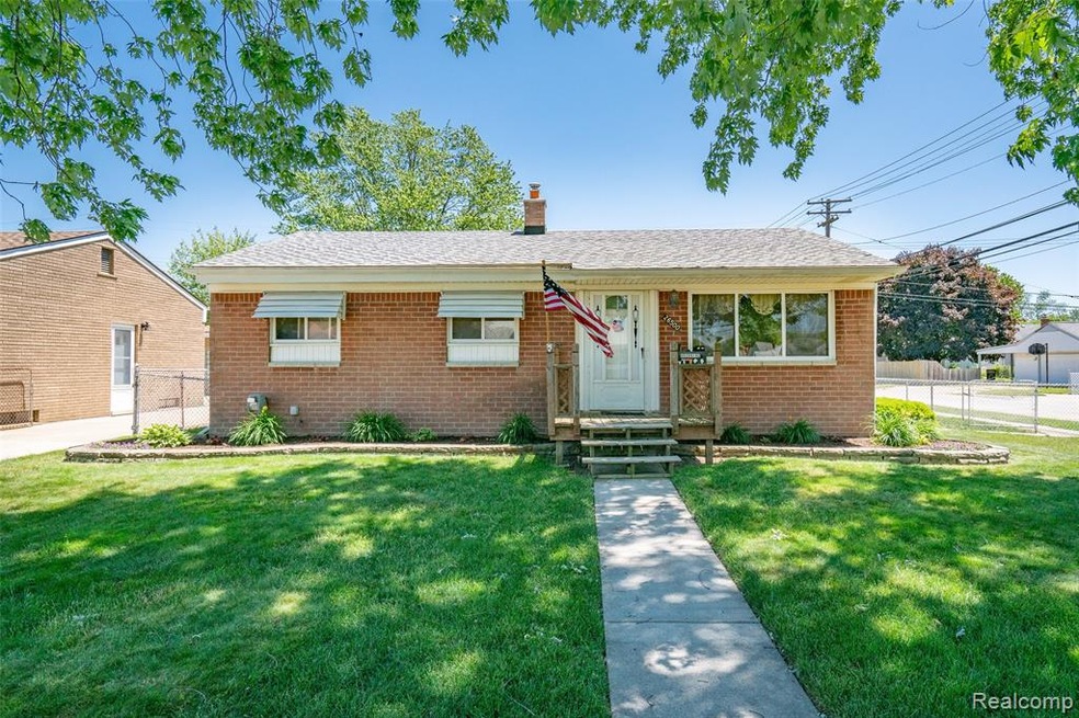 26500 Roberta St, Roseville, MI 48066 - photo 1