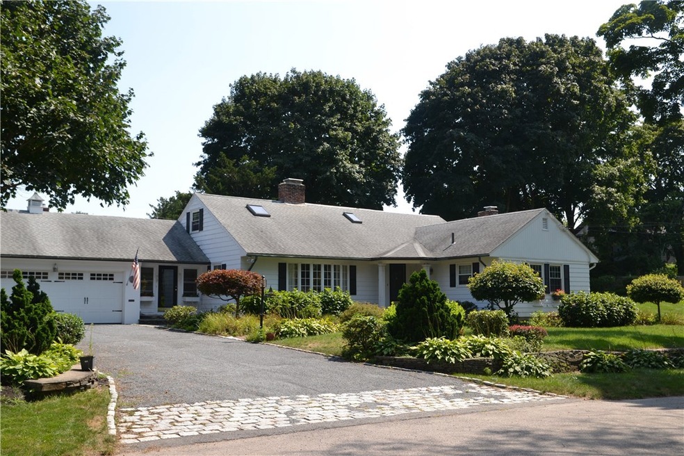 7 Stratford Rd, Barrington, RI 02806 - photo 1