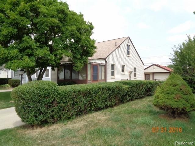 SUPER ELEGANT REMODELED 3 BEDROOM BUNGALOW with Fi