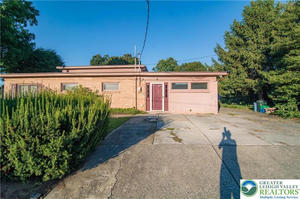 For Rent $1,595/month