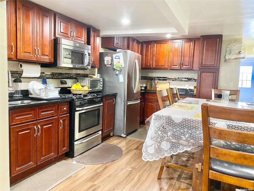 11832 154th St, Jamaica, NY 11434 - photo 1