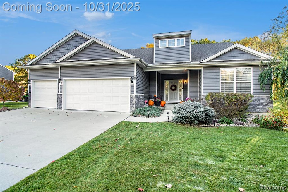 1400 Oakcrest Rd, Howell, MI 48843 - photo 1