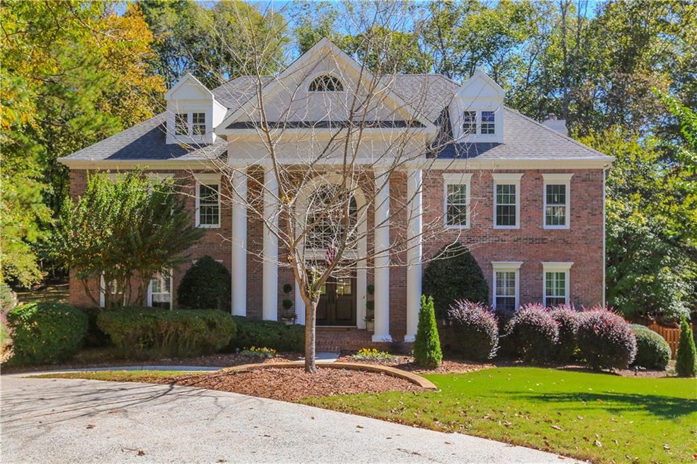 Stunning Renovated Retreat in Northcliff Swim/Tenn