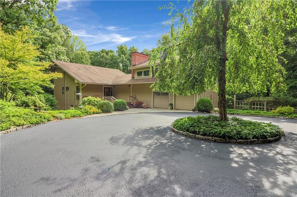 140 Bentwood Dr, Stamford, CT 06903 - photo 1