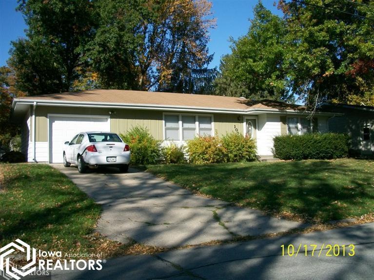 1003 E 15th St S, Newton, IA 50208 - photo 1