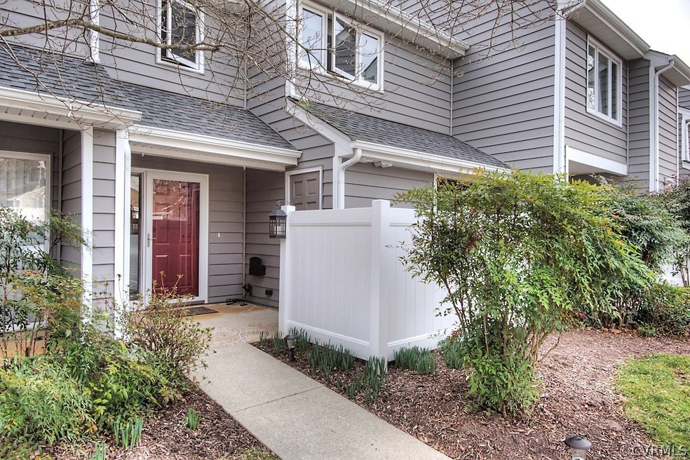 Welcome to 1407 Sycamore Mews Circle!