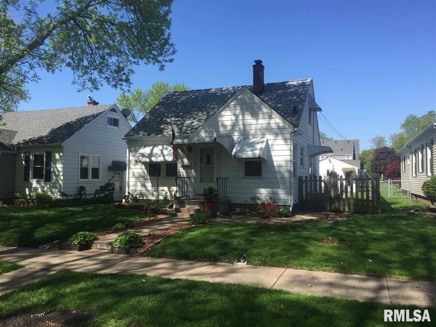 2026 46th St, Rock Island, IL 61201 - photo 1