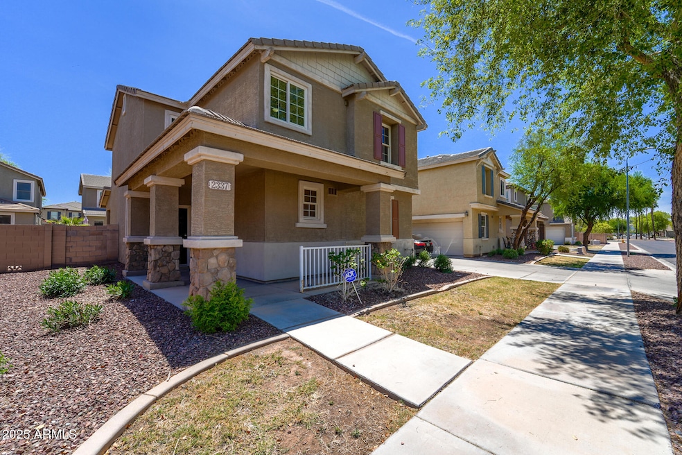 2337 E Fraktur Rd-03