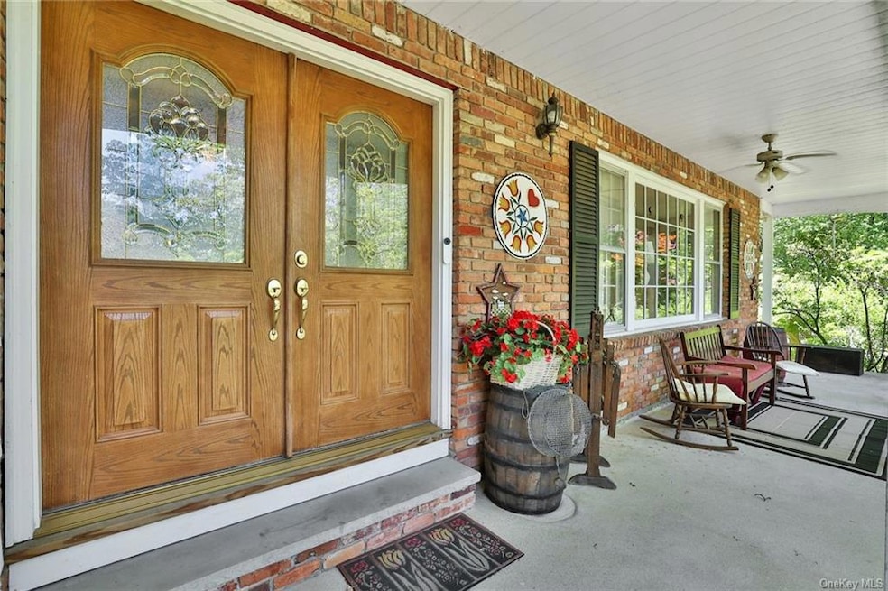 676 Rollingwood Way, Valley Cottage, NY 10989 - photo 1