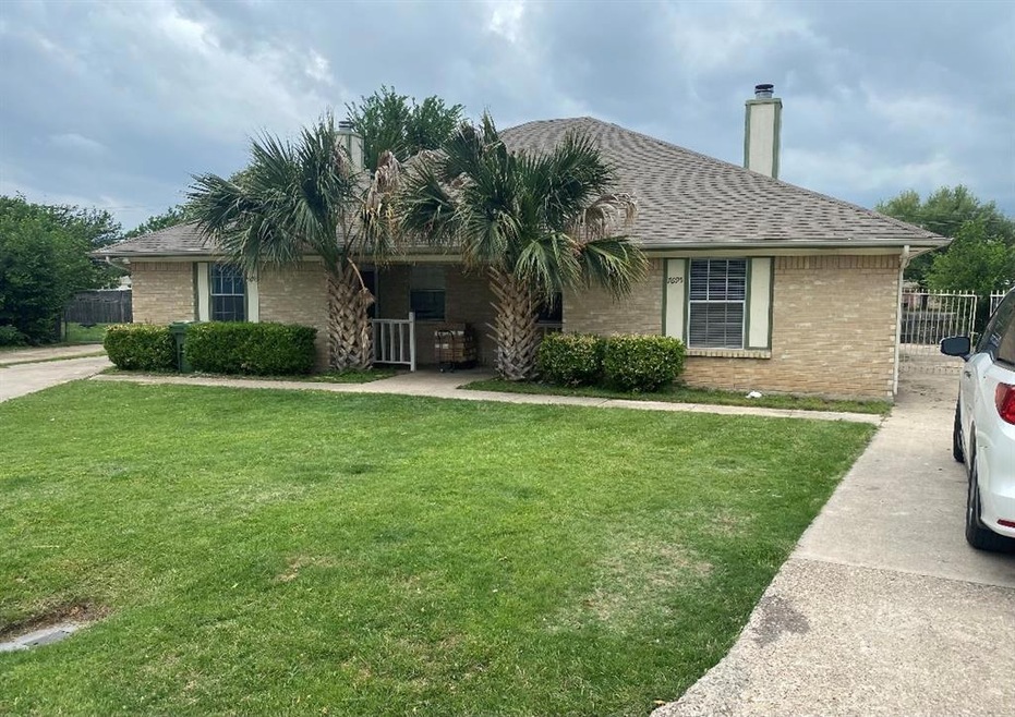 7695 Sable Ln, North Richland Hills, TX 76182 - photo 1