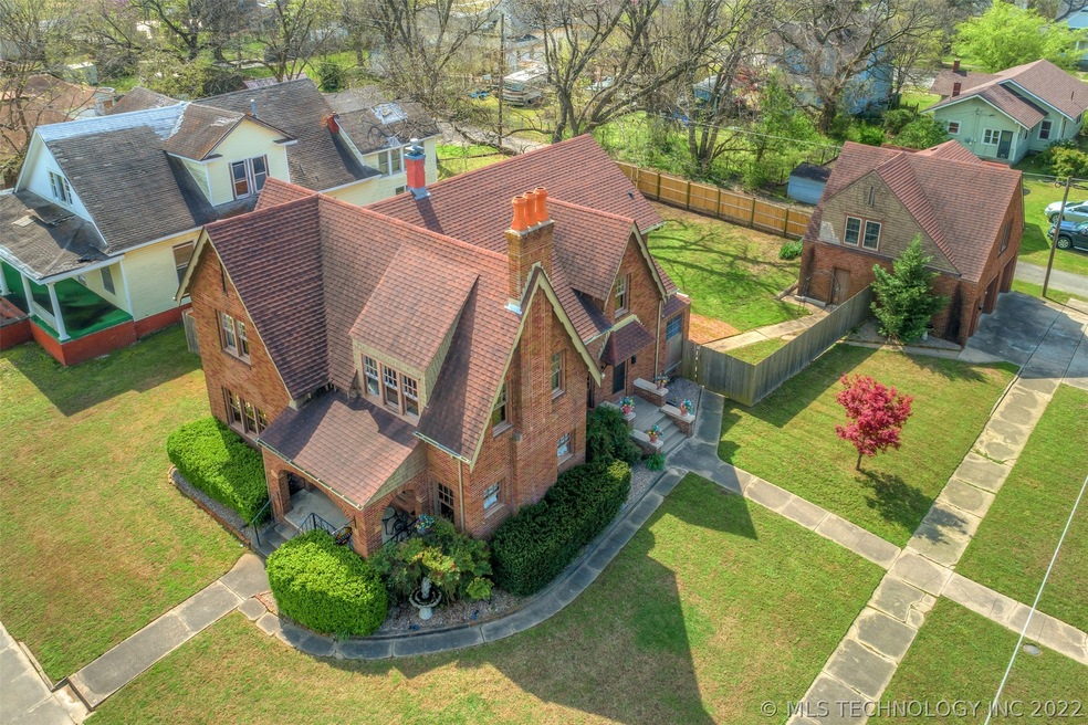 303 E 4th St, Claremore, OK 74017 - photo 1