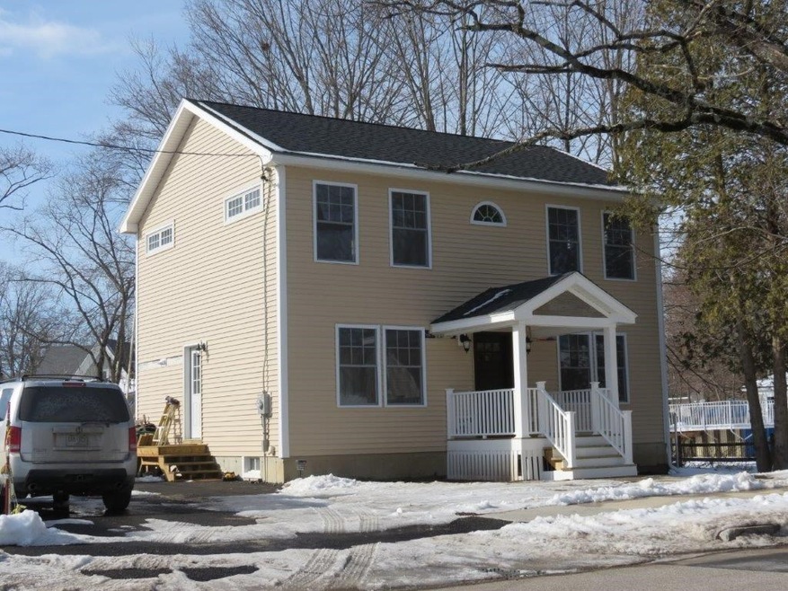 872 Portland St, Rochester, NH 03868 - photo 1