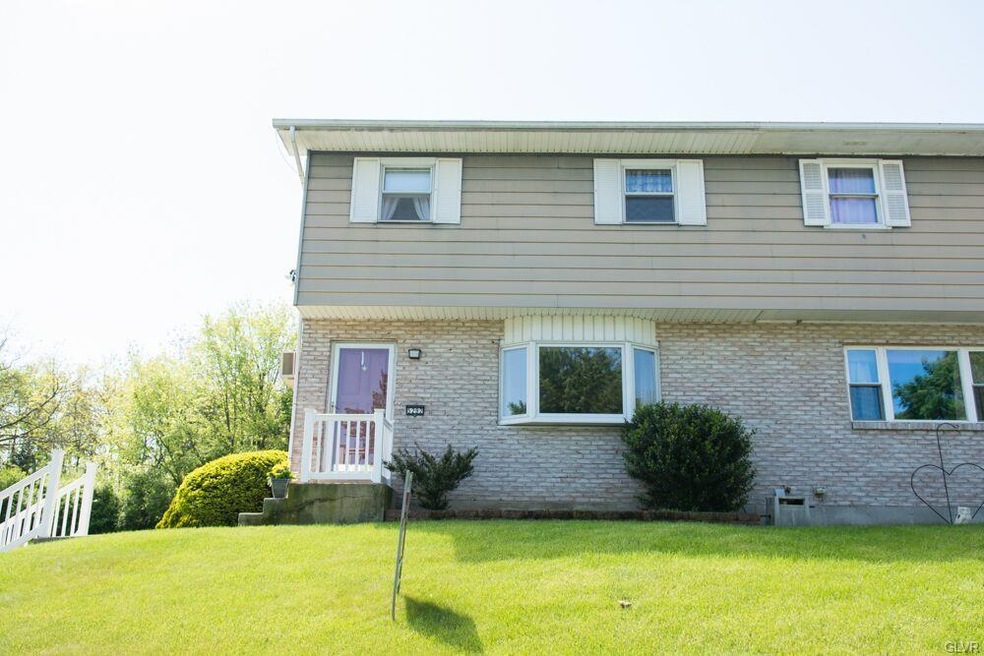 5292 Thompson St, Germansville, PA 18053 - photo 1