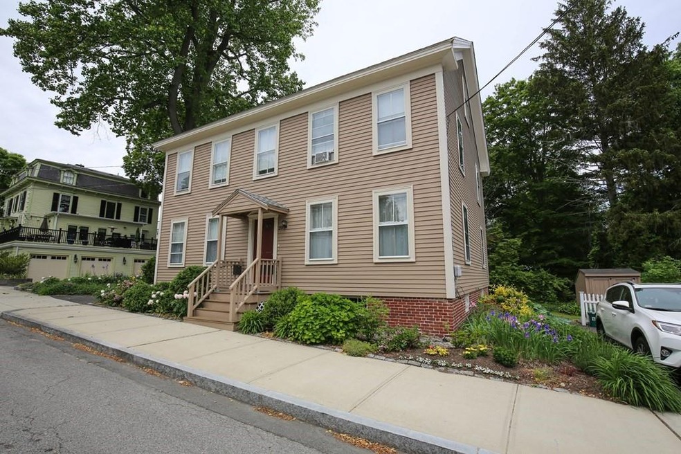 20 Tremont St unit 3, Newburyport, MA 01950 - photo 1