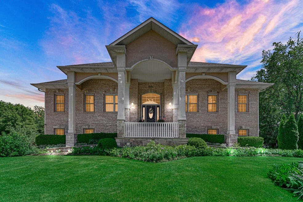 19N805 Winaki Trail, Algonquin, IL 60102 - photo 1