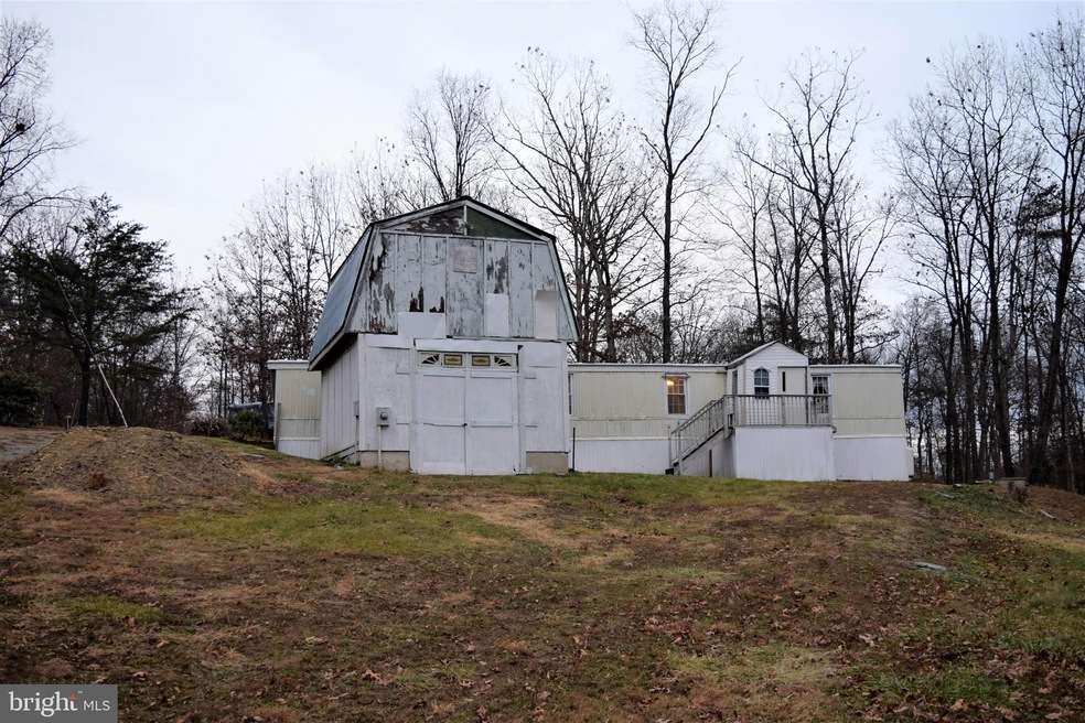 310 Ward Dr, Bunker Hill, WV 25413 - photo 1