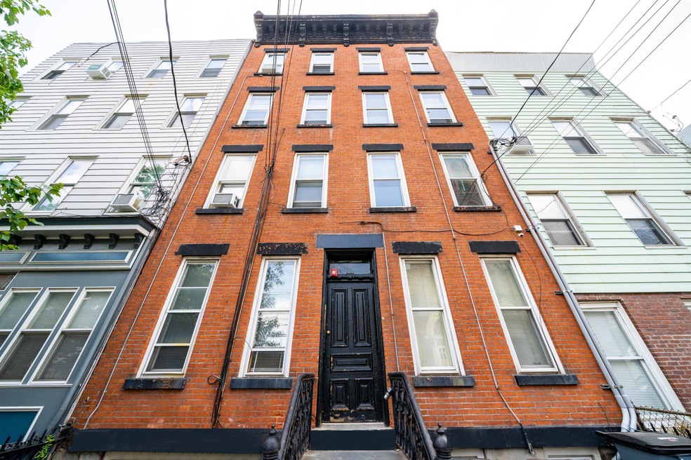 464 Monmouth St unit 5, Jersey City, NJ 07302 - photo 1