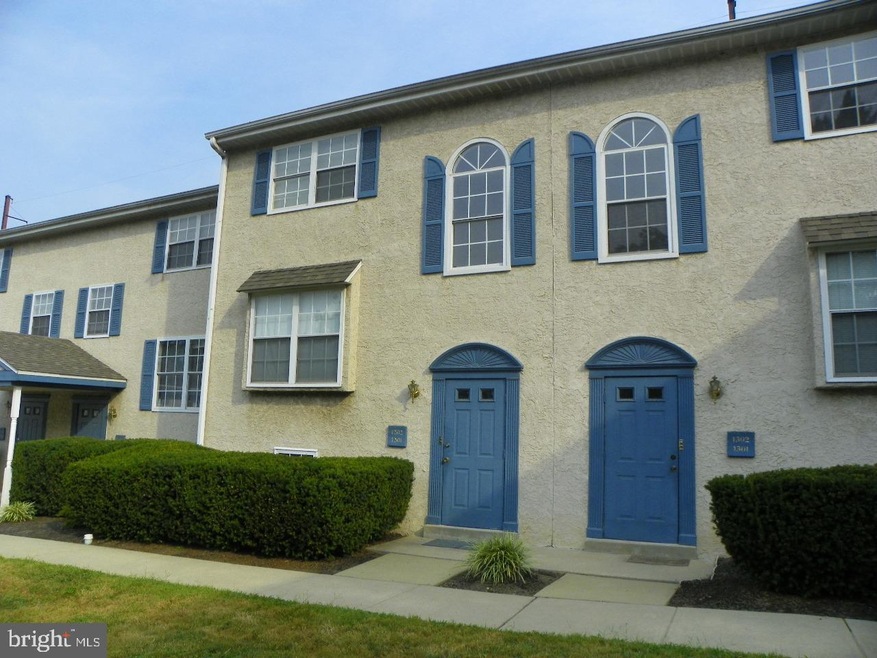 44 S Lansdowne Ave unit 1202, Lansdowne, PA 19050 - photo 1