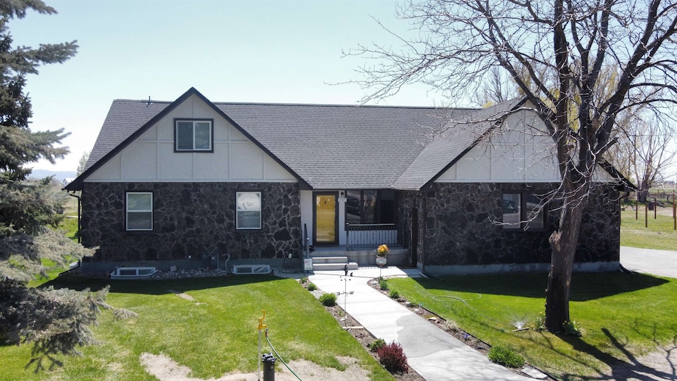 Under Contract $560,000