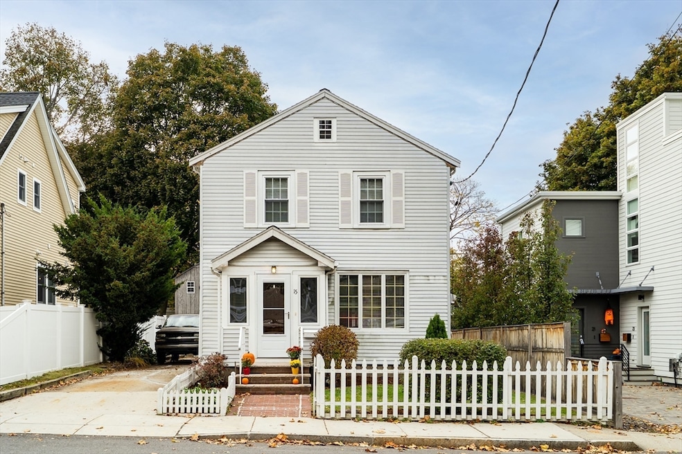Pending $1,095,000 • Co-Listing Agent