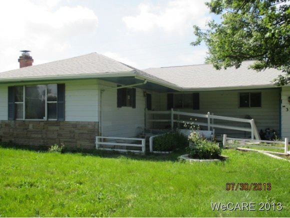 310 E Hanthorn Rd, Lima, OH 45804 - photo 1