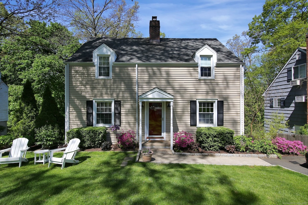 116 Woodbury Ave, Stamford, CT 06907 - photo 1