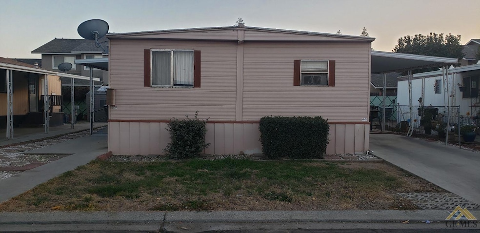 1601 Poso Dr unit 20, Wasco, CA 93280 - photo 1