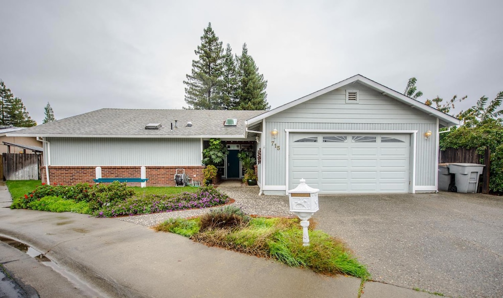 For Sale $739,000 • Co-Listing Agent