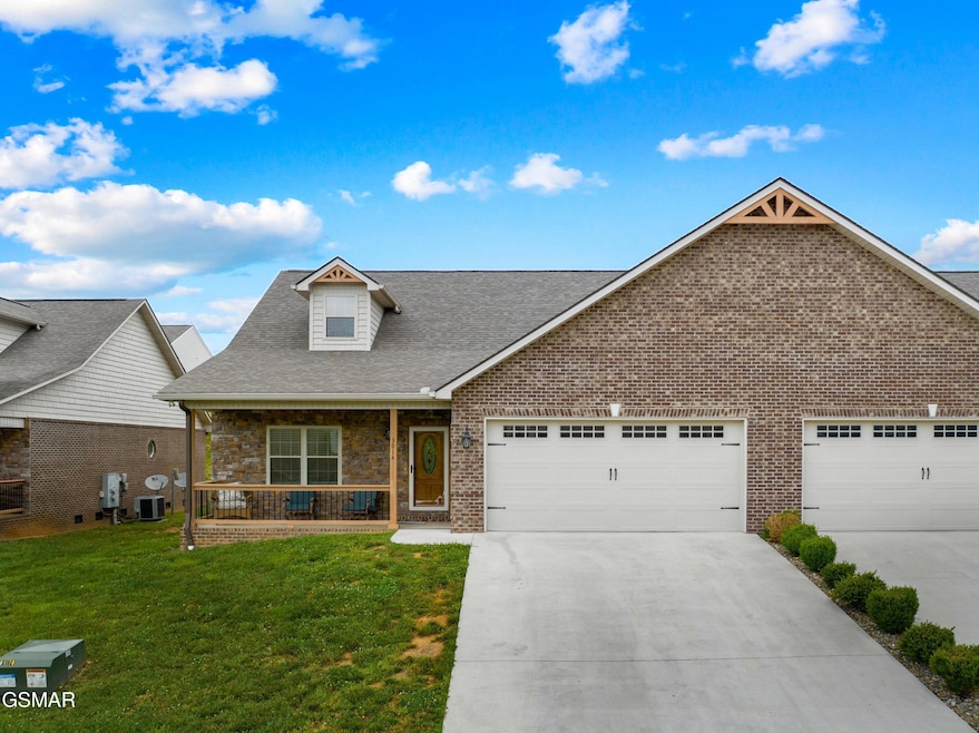 001-3014VillaCreeksideDrive-Dandridge-TN
