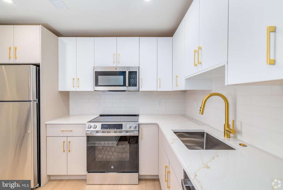 For Rent $1,615/month