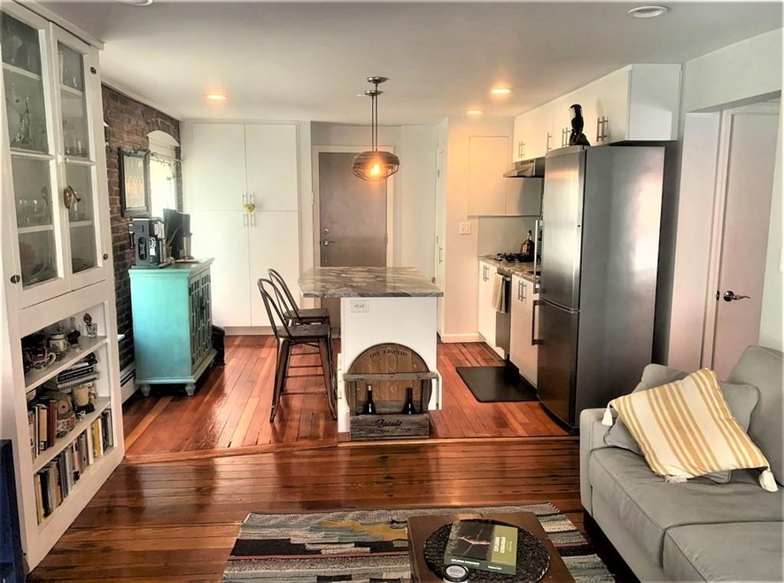 21 Moon St unit 3, Boston, MA 02113 - photo 1