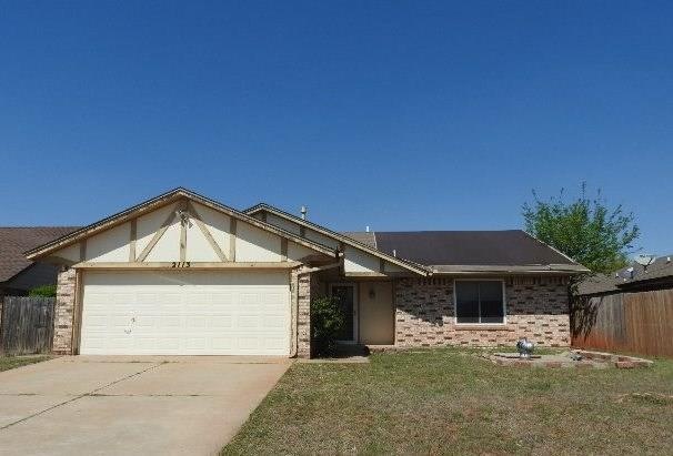 2113 NE 8th St, Moore, OK 73160 - photo 1
