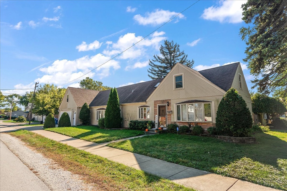 Pending $299,900 • Co-Listing Agent