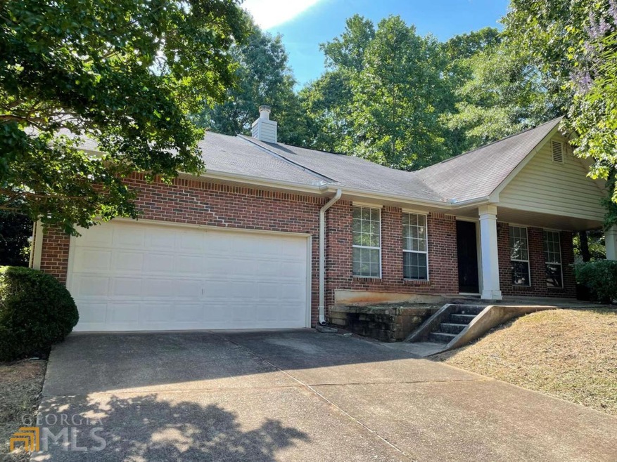 385 E Willow Run, Alpharetta, GA 30022 - photo 1