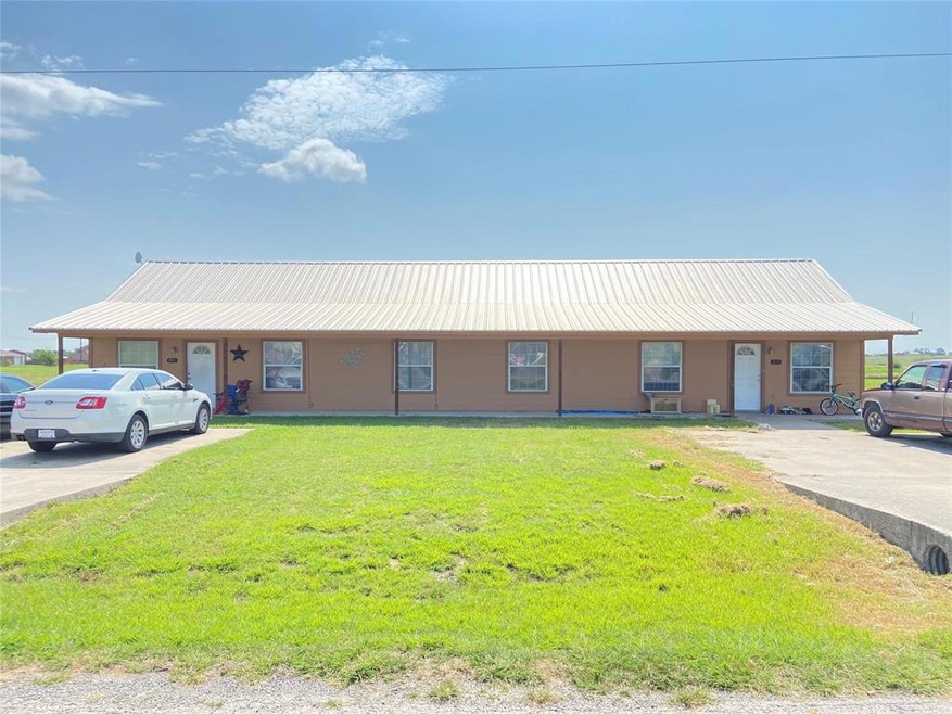 209 Blue Bell Ct, Weatherford, TX 76088 - photo 1