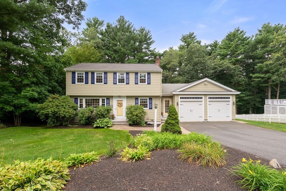 18 Laurel Dr, Medfield, MA 02052 - photo 1
