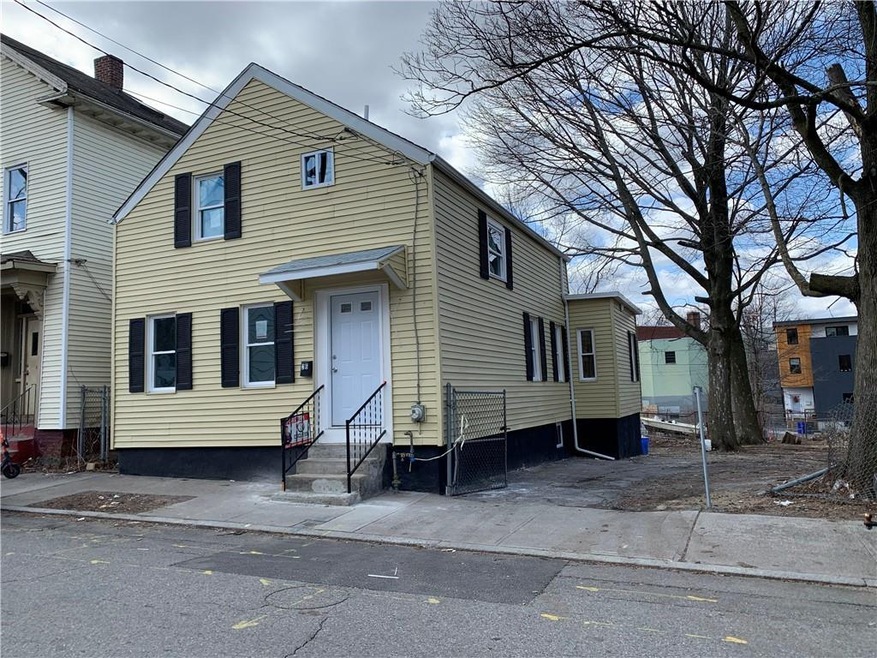 Newly Renovated 4 Bed Colonial.
