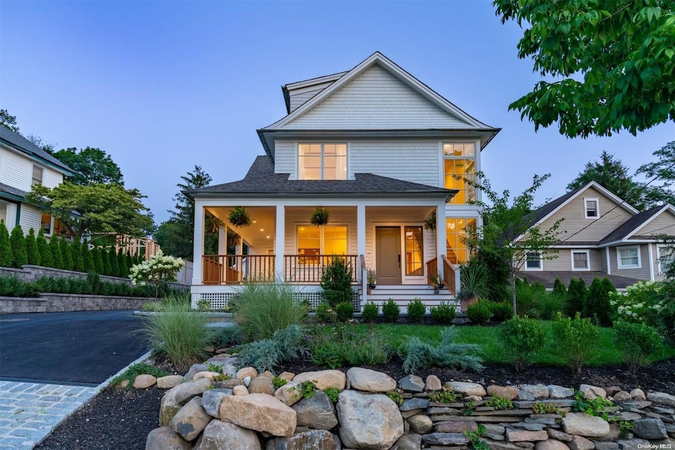 24 Grove St, Cold Spring Harbor, NY 11724 - photo 1