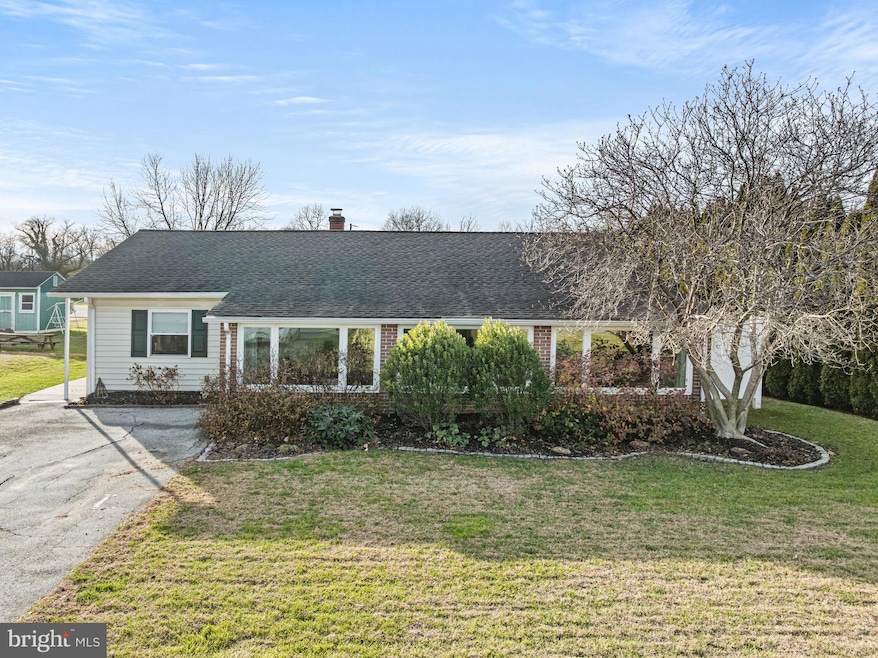 426 S Walnut St, Kennett Square, PA 19348 - photo 1