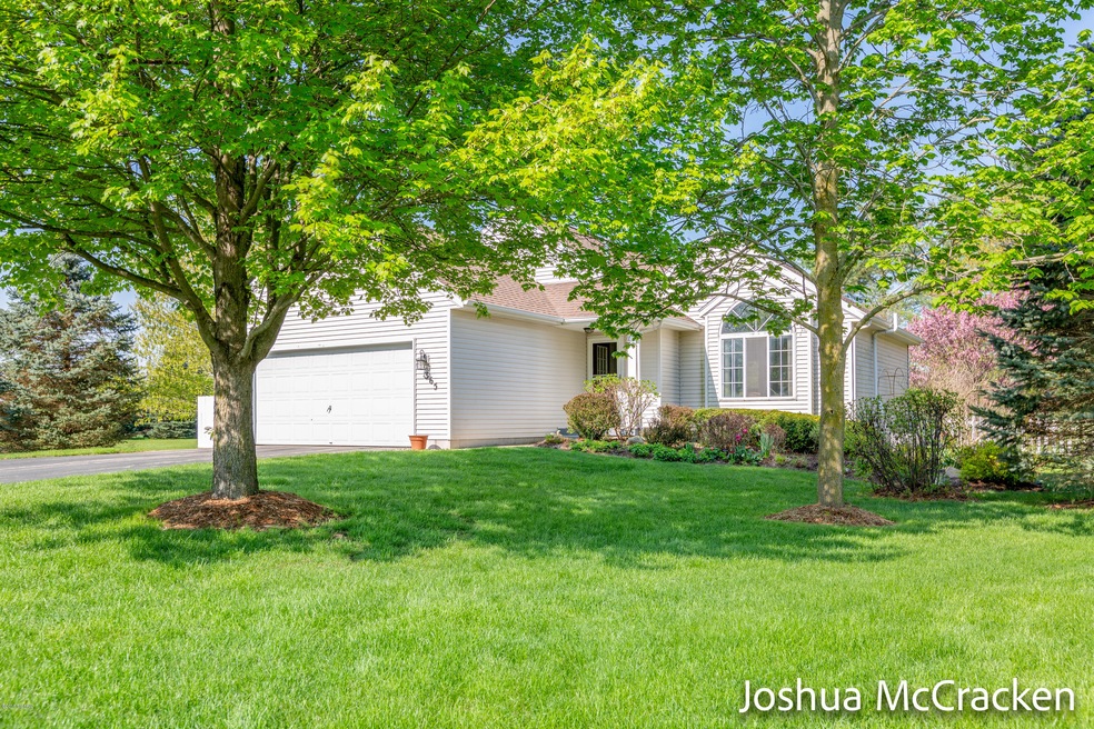 365 River Place unit 9, Lowell, MI 49331 - photo 1