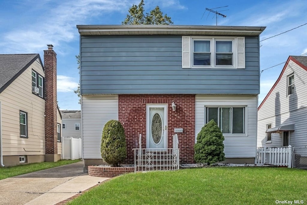 154 Jefferson St, Franklin Square, NY 11010 - photo 1