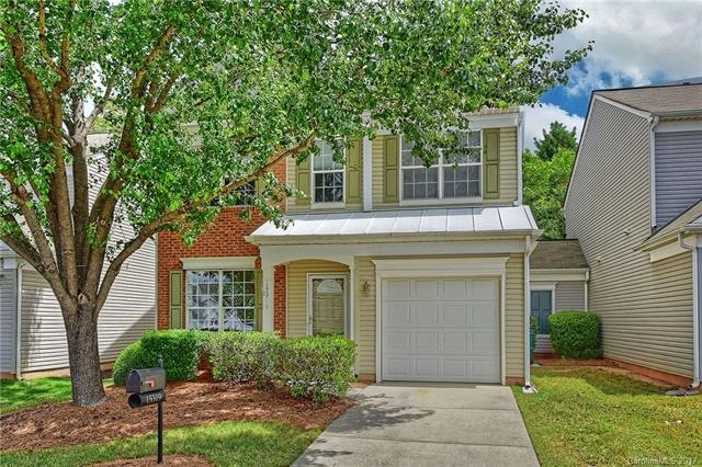Front with 1 car garage