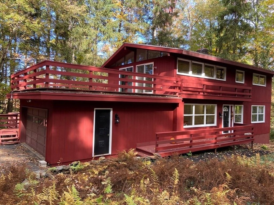 31 Morgan Cir, Amherst, MA 01002 - photo 1