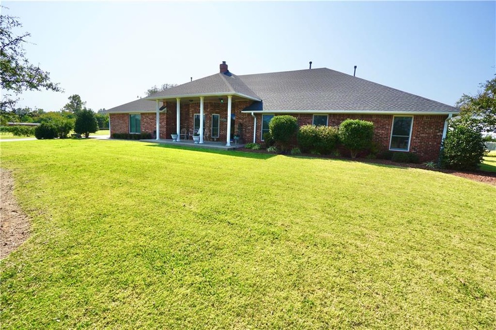 Home sets on wide 2 acre lot